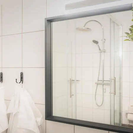 Serenity 24h Check In Wlan Parkplatz Oepnv *