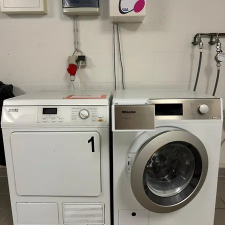 Serenity 24h Check In Wlan Parkplatz Oepnv Apartamento