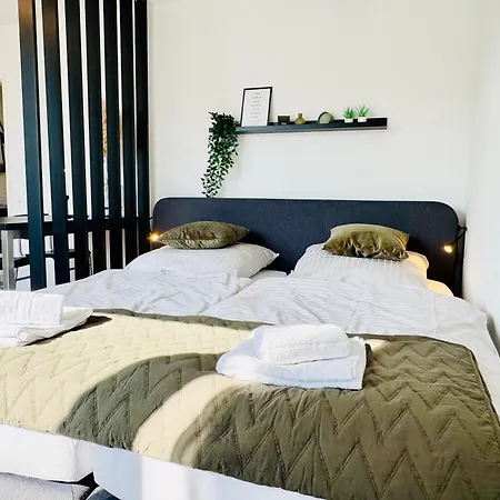 Serenity 24h Check In Wlan Parkplatz Oepnv Apartamento *